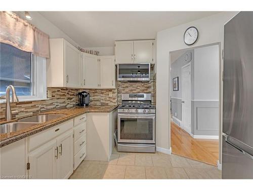 1381 Constance Drive, Oakville, ON - Indoor Photo Showing Kitchen With Double Sink