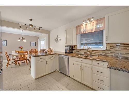 1381 Constance Drive, Oakville, ON - Indoor Photo Showing Kitchen With Double Sink