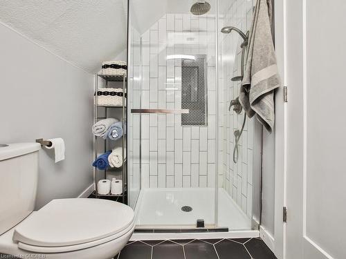 43 Fourth Avenue, Kitchener, ON - Indoor Photo Showing Bathroom