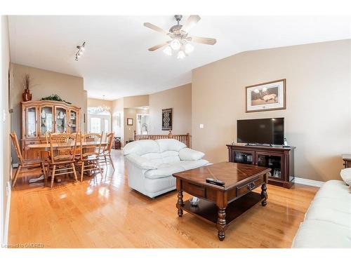 16 Geoffery Road, Port Dover, ON - Indoor Photo Showing Living Room