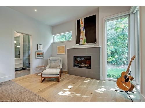 1250 Braeside Drive, Oakville, ON - Indoor Photo Showing Living Room With Fireplace