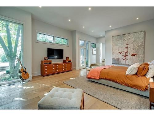 1250 Braeside Drive, Oakville, ON - Indoor Photo Showing Bedroom