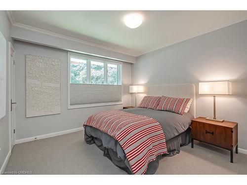 1250 Braeside Drive, Oakville, ON - Indoor Photo Showing Bedroom