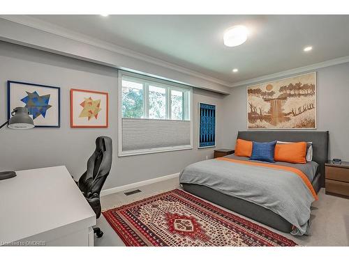 1250 Braeside Drive, Oakville, ON - Indoor Photo Showing Bedroom