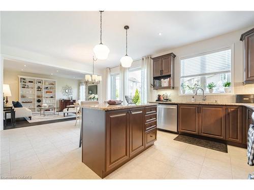 580 Snider Terrace, Milton, ON - Indoor Photo Showing Kitchen