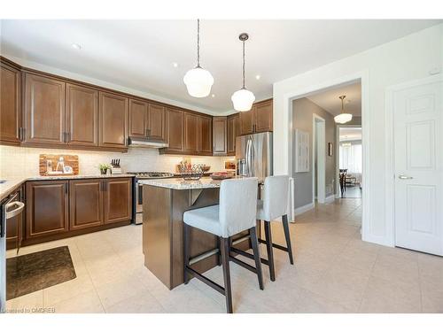 580 Snider Terrace, Milton, ON - Indoor Photo Showing Kitchen With Upgraded Kitchen