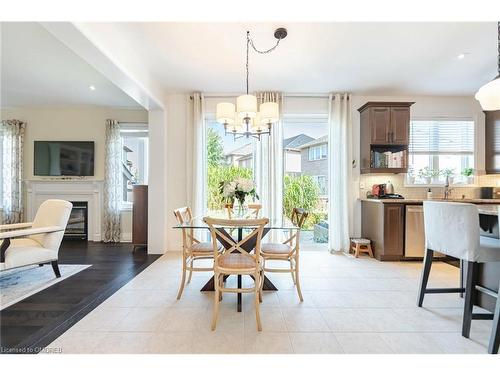 580 Snider Terrace, Milton, ON - Indoor Photo Showing Dining Room