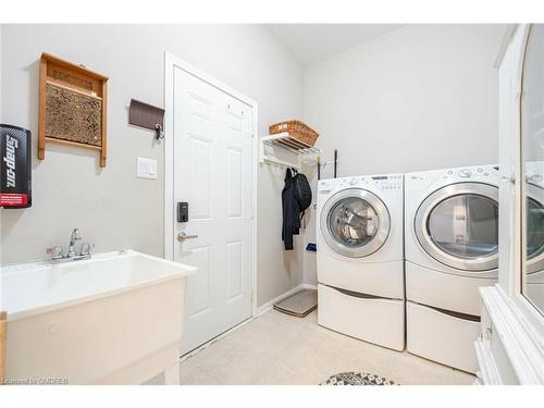 580 Snider Terrace, Milton, ON - Indoor Photo Showing Laundry Room