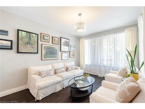 580 Snider Terrace, Milton, ON - Indoor Photo Showing Living Room