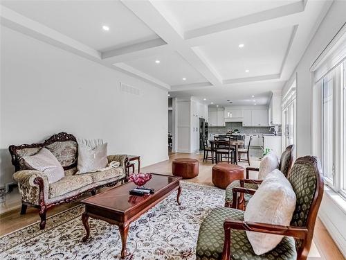 89 Anne Boulevard, Milton, ON - Indoor Photo Showing Living Room