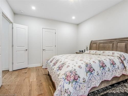 89 Anne Boulevard, Milton, ON - Indoor Photo Showing Bedroom