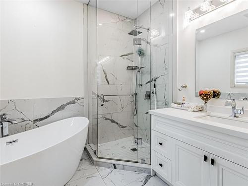 89 Anne Boulevard, Milton, ON - Indoor Photo Showing Bathroom