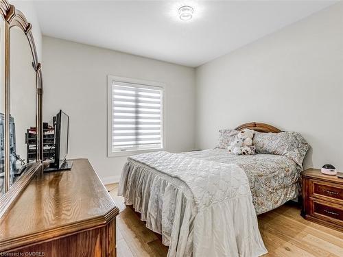 89 Anne Boulevard, Milton, ON - Indoor Photo Showing Bedroom