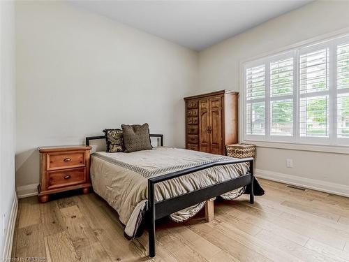 89 Anne Boulevard, Milton, ON - Indoor Photo Showing Bedroom