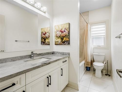 89 Anne Boulevard, Milton, ON - Indoor Photo Showing Bathroom