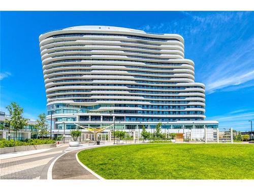 1301-2520 Eglinton Avenue W, Mississauga, ON - Outdoor