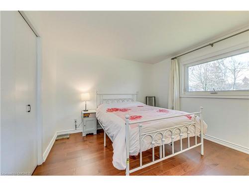 172 Arichat Road, Oakville, ON - Indoor Photo Showing Bedroom