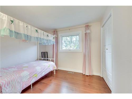 172 Arichat Road, Oakville, ON - Indoor Photo Showing Bedroom