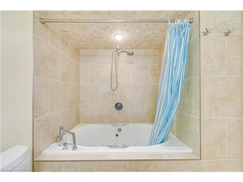 172 Arichat Road, Oakville, ON - Indoor Photo Showing Bathroom