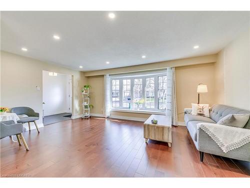 172 Arichat Road, Oakville, ON - Indoor Photo Showing Living Room