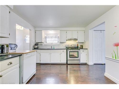 172 Arichat Road, Oakville, ON - Indoor Photo Showing Kitchen