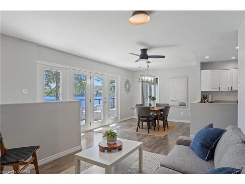 121 North Deer Lake Road, Port Sydney, ON - Indoor Photo Showing Living Room