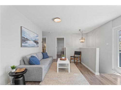 121 North Deer Lake Road, Port Sydney, ON - Indoor Photo Showing Living Room