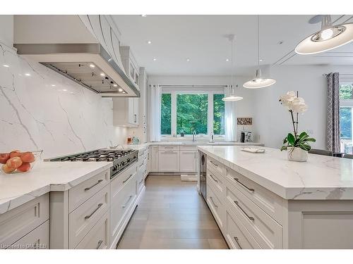 3136 Limestone Road, Campbellville, ON - Indoor Photo Showing Kitchen With Upgraded Kitchen