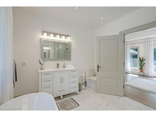 3136 Limestone Road, Campbellville, ON - Indoor Photo Showing Bathroom