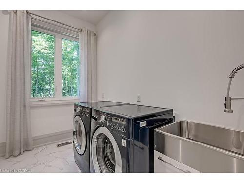 3136 Limestone Road, Campbellville, ON - Indoor Photo Showing Laundry Room