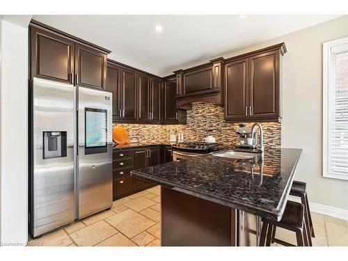 2254 Kwinter Road, Oakville, ON - Indoor Photo Showing Kitchen With Upgraded Kitchen