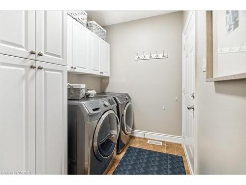 2254 Kwinter Road, Oakville, ON - Indoor Photo Showing Laundry Room