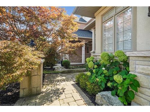 2254 Kwinter Road, Oakville, ON - Outdoor