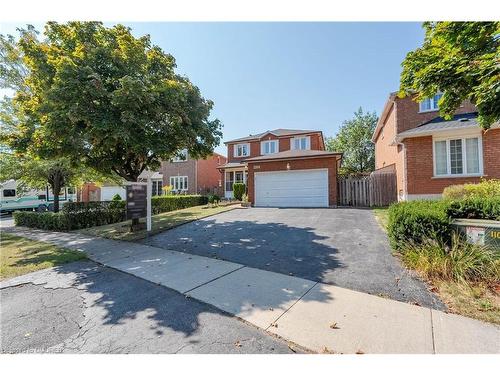 2104 Laurelwood Drive, Oakville, ON - Outdoor With Facade