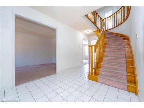 2104 Laurelwood Drive, Oakville, ON - Indoor Photo Showing Other Room