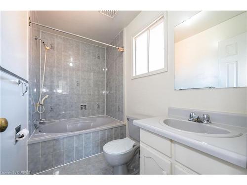 2104 Laurelwood Drive, Oakville, ON - Indoor Photo Showing Bathroom