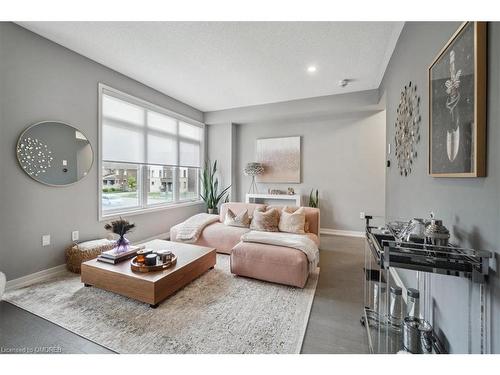 3081 Ernest Appelbe Boulevard, Oakville, ON - Indoor Photo Showing Living Room