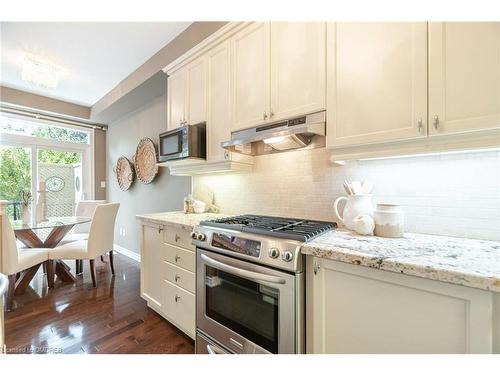 3382 Whilabout Terrace, Oakville, ON - Indoor Photo Showing Kitchen With Upgraded Kitchen