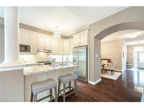 3382 Whilabout Terrace, Oakville, ON - Indoor Photo Showing Kitchen With Double Sink With Upgraded Kitchen