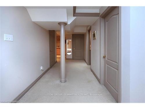 5863 Chalfont Crescent, Mississauga, ON - Indoor Photo Showing Other Room