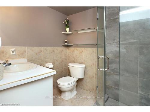 5863 Chalfont Crescent, Mississauga, ON - Indoor Photo Showing Bathroom