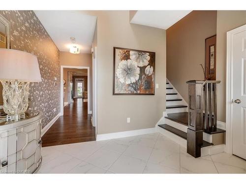 17 Hickory Drive, Rockwood, ON - Indoor Photo Showing Other Room