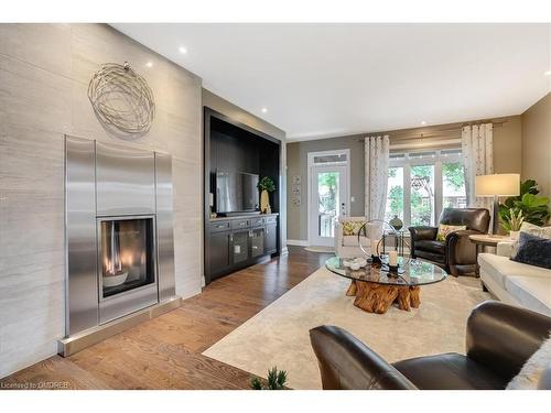 17 Hickory Drive, Rockwood, ON - Indoor Photo Showing Living Room With Fireplace