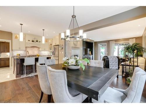 17 Hickory Drive, Rockwood, ON - Indoor Photo Showing Dining Room