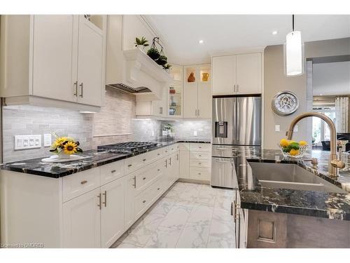 17 Hickory Drive, Rockwood, ON - Indoor Photo Showing Kitchen With Stainless Steel Kitchen With Upgraded Kitchen