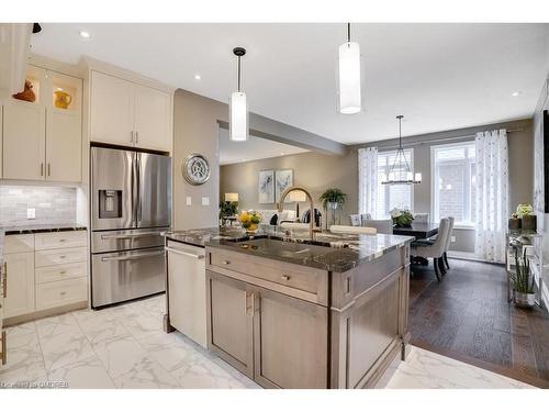 17 Hickory Drive, Rockwood, ON - Indoor Photo Showing Kitchen With Stainless Steel Kitchen With Upgraded Kitchen