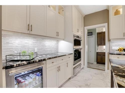 17 Hickory Drive, Rockwood, ON - Indoor Photo Showing Kitchen