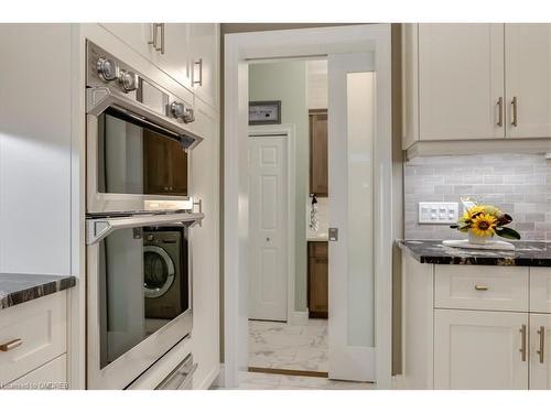 17 Hickory Drive, Rockwood, ON - Indoor Photo Showing Kitchen