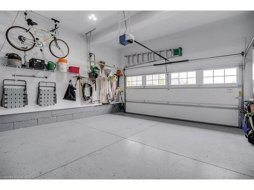 17 Hickory Drive, Rockwood, ON - Indoor Photo Showing Garage