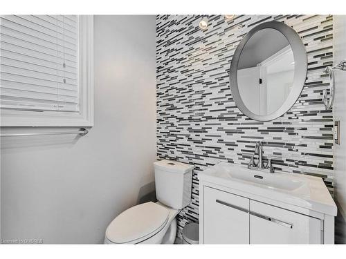 1355 Delco Court, Mississauga, ON - Indoor Photo Showing Bathroom